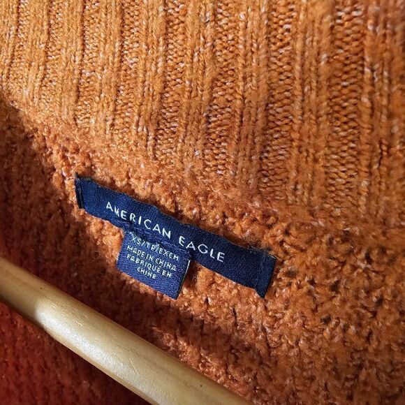 EUC AMERICAN EAGLE OUTFITTERS CAMEL WAFFLE KNIT CREW NECK PULLOVER SWEATER XS - Picture 12 of 13